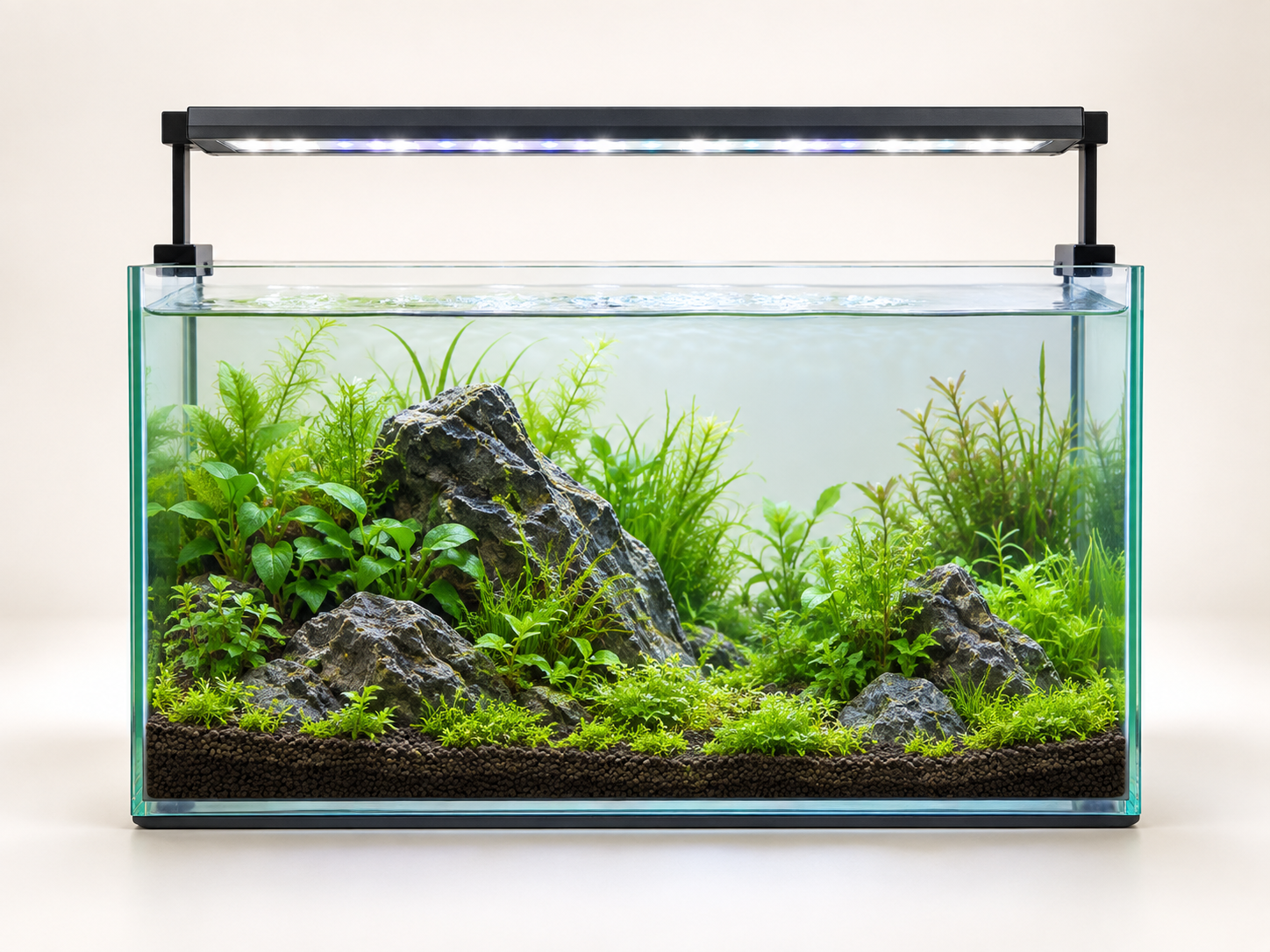 水草水槽を照らすスリムなLEDライト
